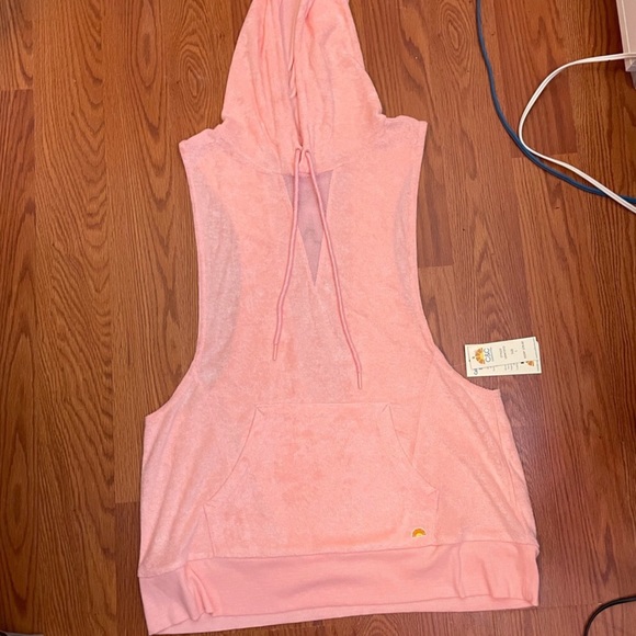 C&C California Sleeveless Drawstring Hoodie (NWT) - Picture 4 of 8